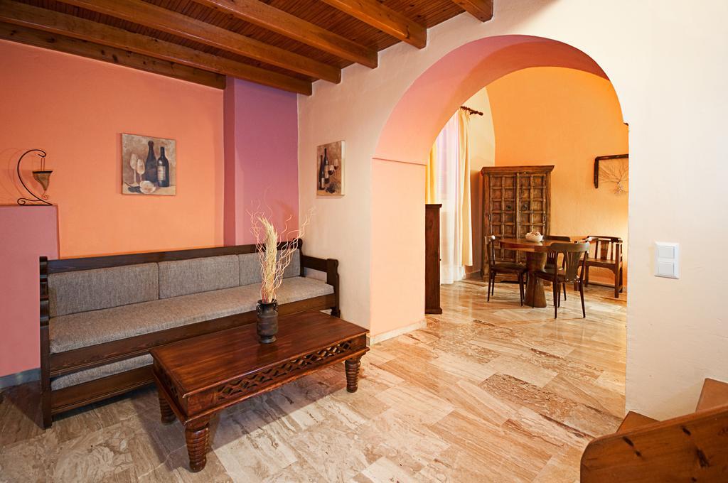 Donna'S House Santorini Hotel Pyrgos Kallistis Exterior photo